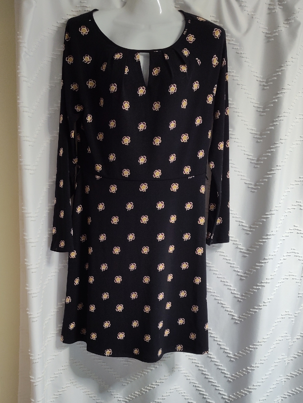 Black Long-Sleeve Floral Shift Dress